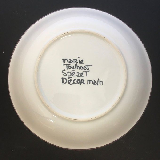Assiette à soupe 20,4 cm diamètre, décor main poule bleu rouge, faïence bretonne,  Bretagne.