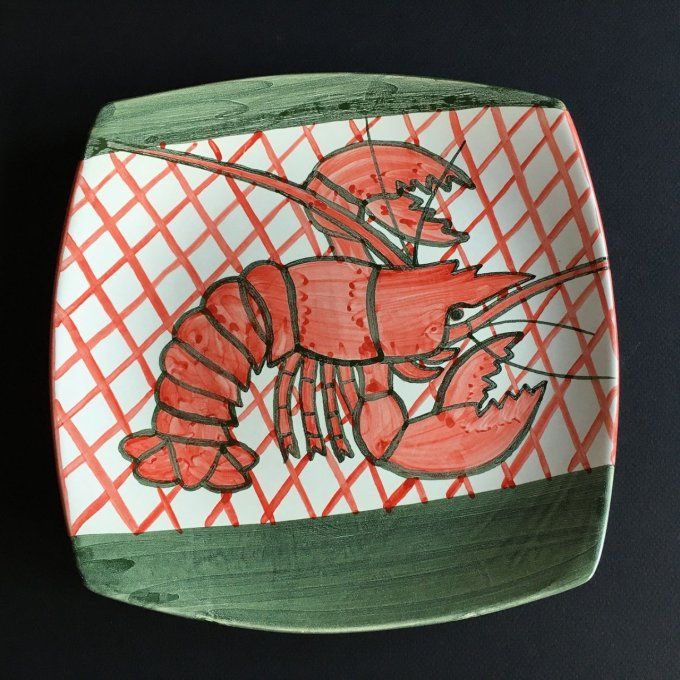 Assiette carrée 26,8 cm X 26,8 cm, décor main "Homard" (faïence bretonne). Bretagne.