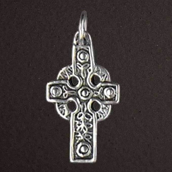 Croix celte moyenne argent massif 925/1000 réf. 01125 (bijoux Toulhoat).