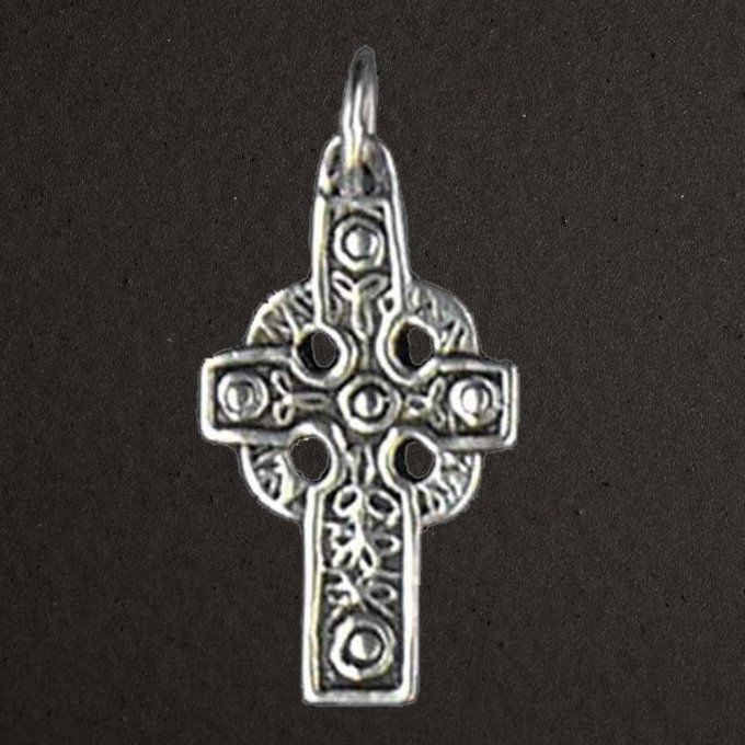 Croix celte moyenne argent massif 925/1000 réf. 01125 (bijoux Toulhoat).