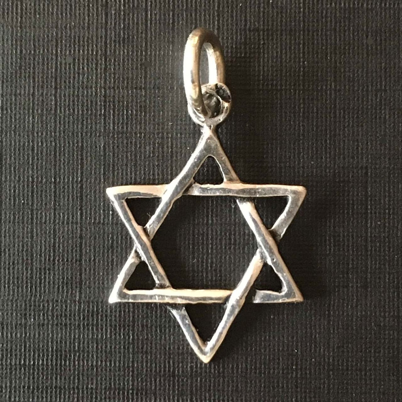 Pendentif étoile de David (pendentif maguen David) argent massif 925/1000. Bijoux Toulhoat.