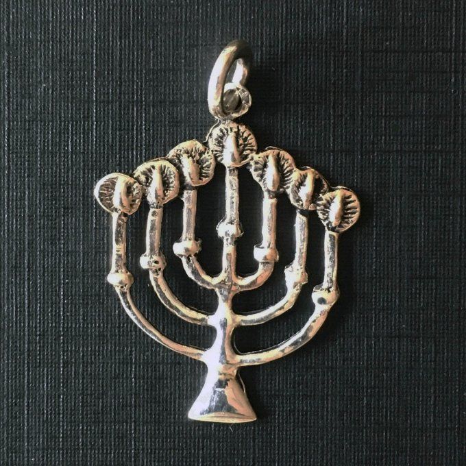 Pendentif chandelier à sept branches (pendentif menorah) argent massif 925/1000. Bijoux Toulhoat.