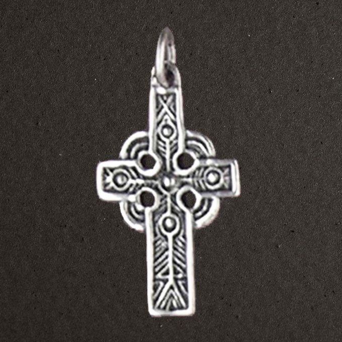 Petite croix celte argent massif 925/1000 réf. 01222 (bijoux Toulhoat).