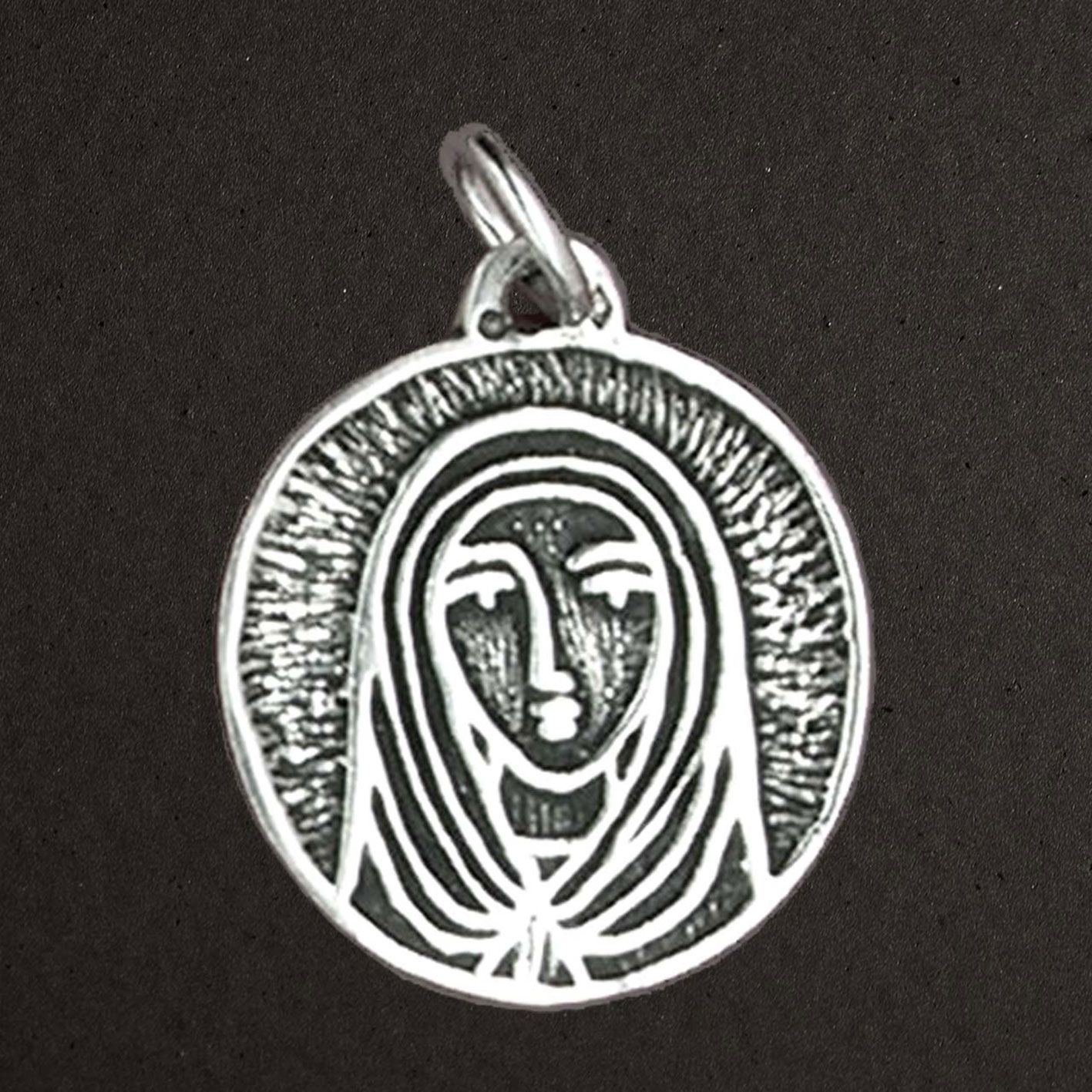 Médaille argent massif 925/1000 réf. 03328, vierge ronde "champlevé" (bijoux Toulhoat).