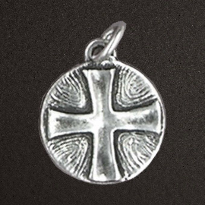 Médaille ronde, croix, argent massif 925/1000 réf. 03368, (bijoux Pierre Toulhoat).