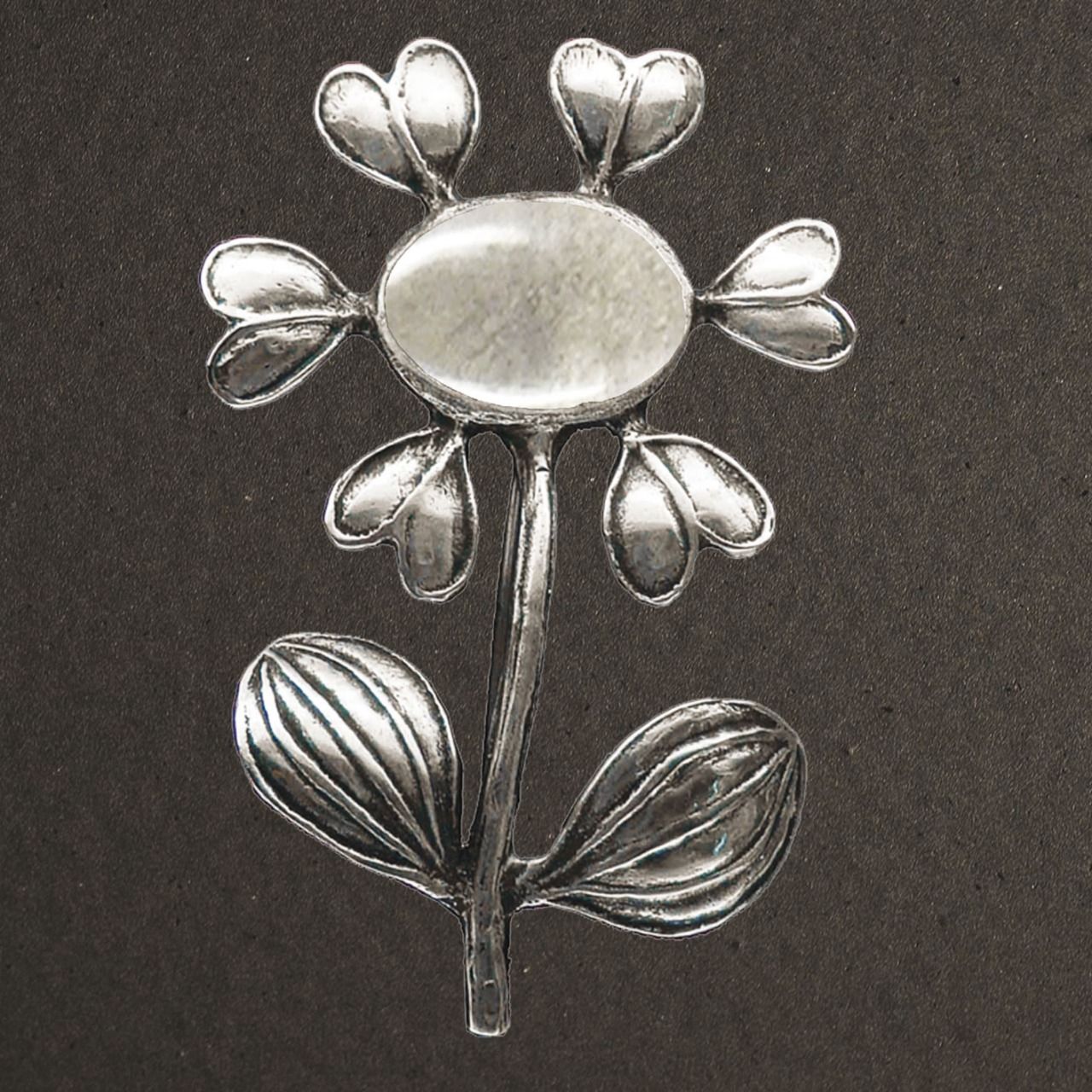 Broche argent massif 925/1000 Bijoux Toulhoat fleur primevère avec cristal de roche.