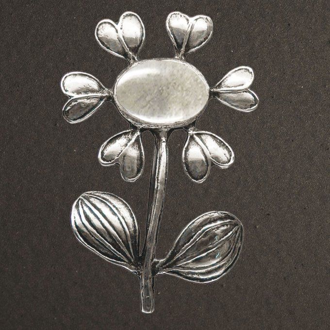 Broche argent massif 925/1000 réf. 06632cdr. Bijoux Toulhoat fleur primevère avec cristal de roche.
