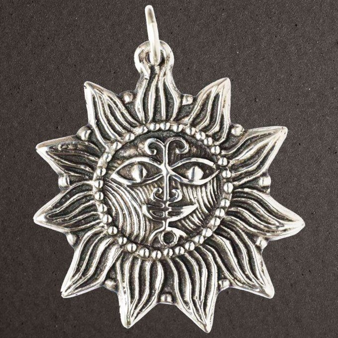 Pendentif argent massif 925/1000 Bijoux Toulhoat. Le soleil.