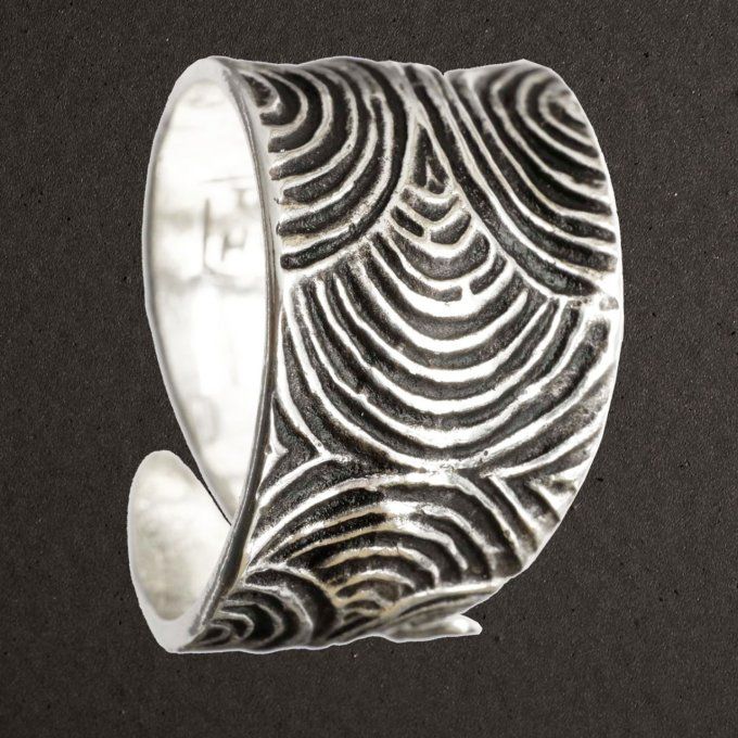 Bague ouverte cylindre argent massif 925/1000 réf. 08224. Gavrinis (bijoux Toulhoat).
