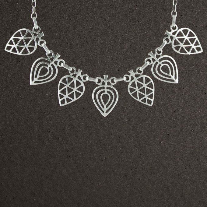 Collier argent massif 925/1000. Motif feuilles. Bijoux Pierre Toulhoat.