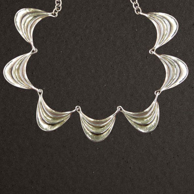 Collier argent massif 925/1000 réf. 09922. Festons (bijoux Pierre Toulhoat).