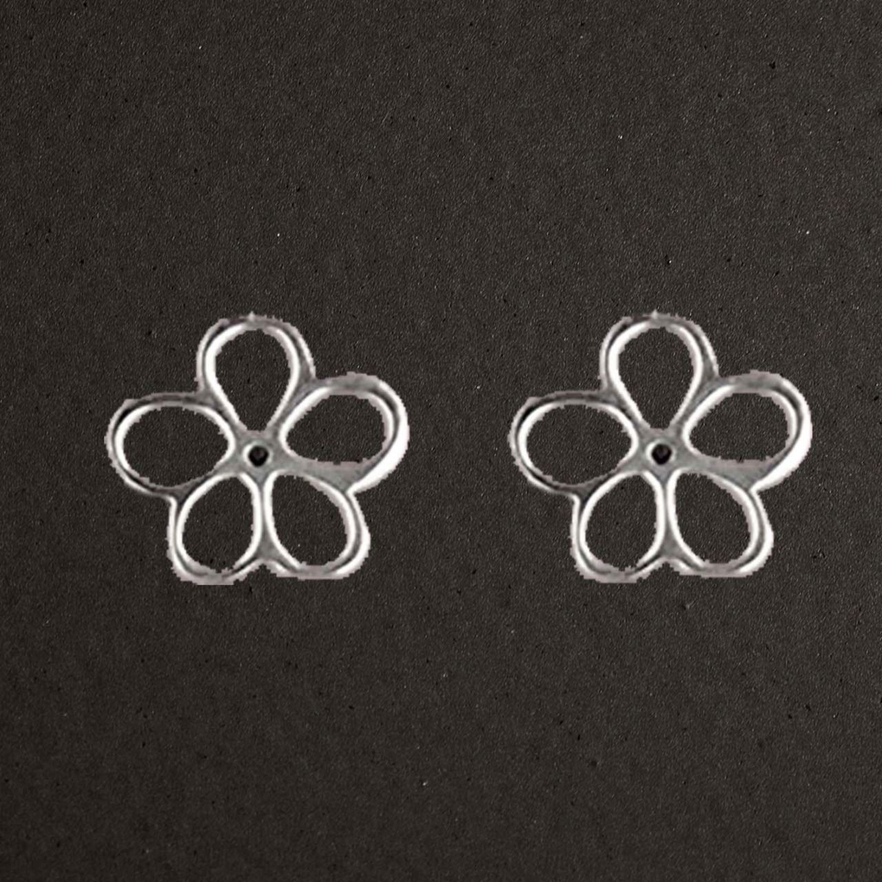 Boutons d'oreilles argent massif 925/1000 réf. 10025, fleurette (bijoux Toulhoat).