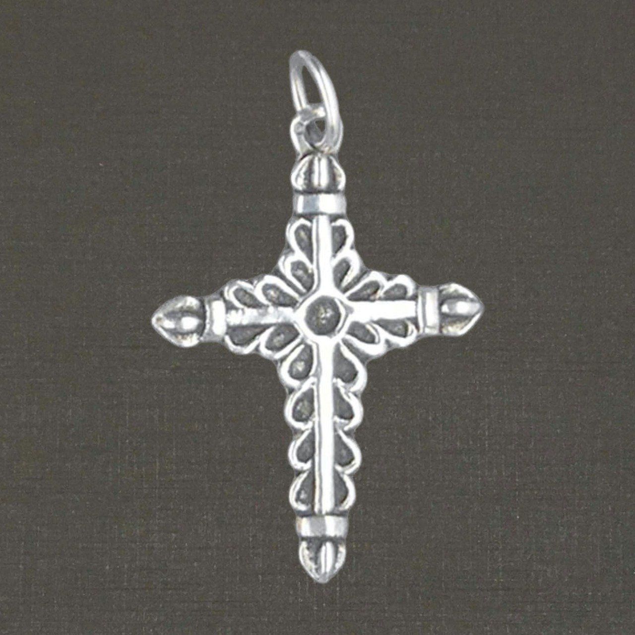 Croix d'Yvonne argent massif 925/1000 réf. 01011, bijoux Pierre Toulhoat.