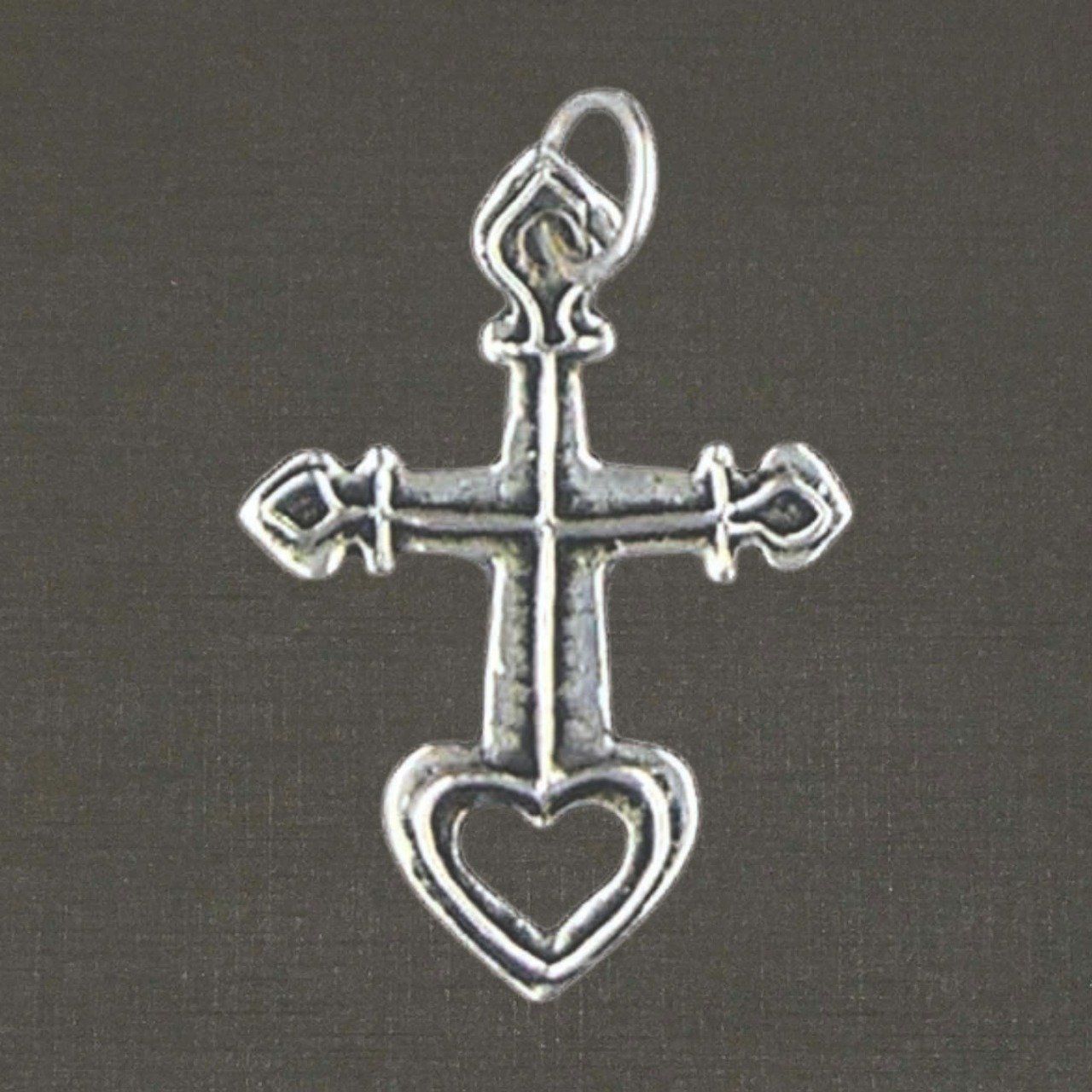 Croix au cœur argent massif 925/1000 réf. 01116, bijoux Pierre Toulhoat.