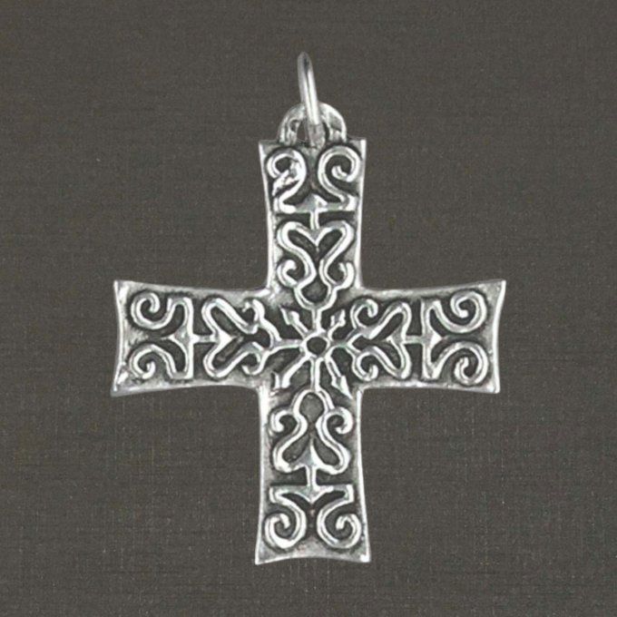 Grande croix à frise argent massif 925/1000 réf. 01124, bijoux Pierre Toulhoat.