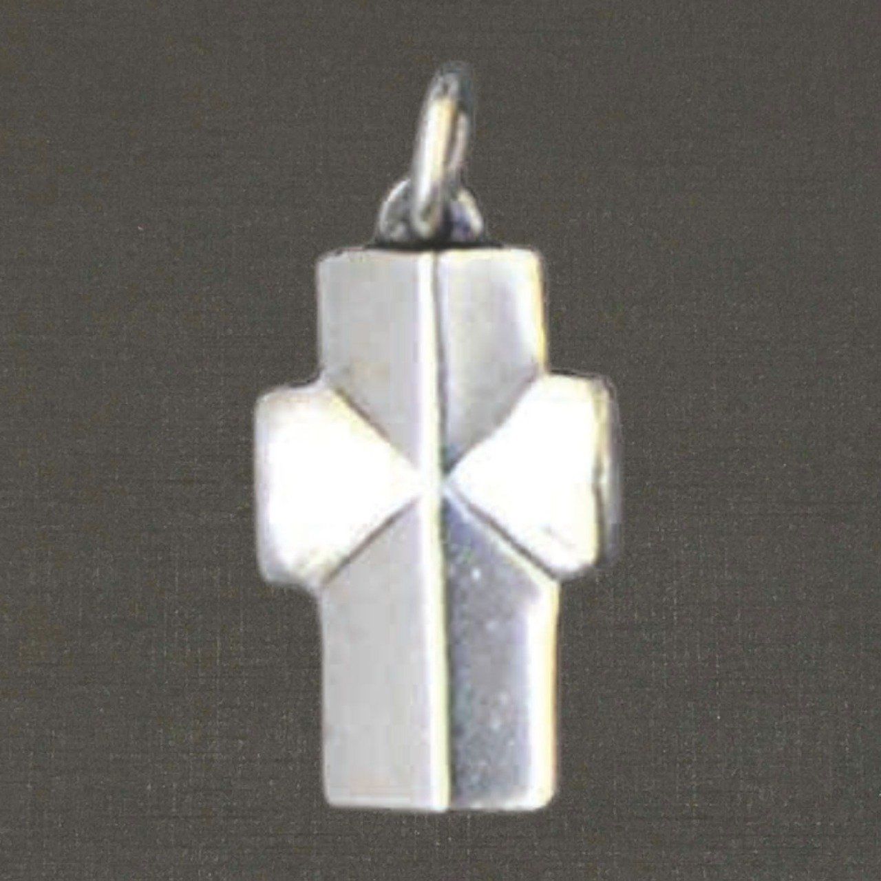 Croix croisette argent massif 925/1000 réf. 01232, bijoux Pierre Toulhoat.