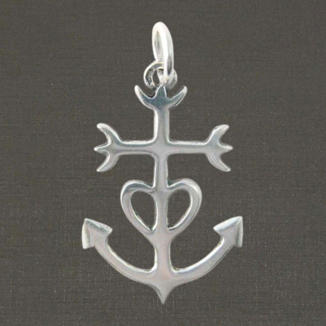 Grande croix de Camargue argent massif 925/1000 réf. 01250 (bijoux Toulhoat).