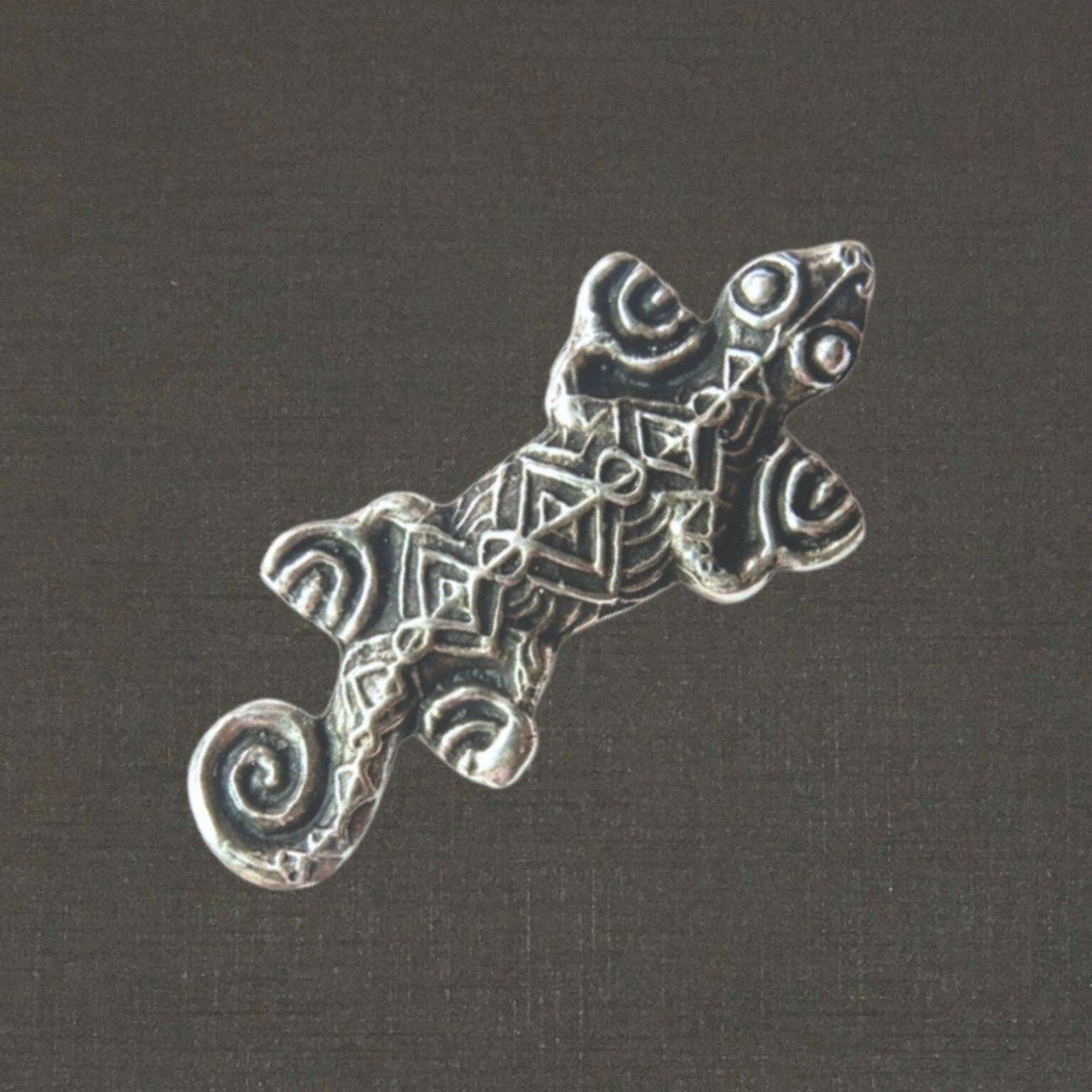 Broche argent massif 925/1000 réf. 06067 lézard, bijoux Pierre Toulhoat.