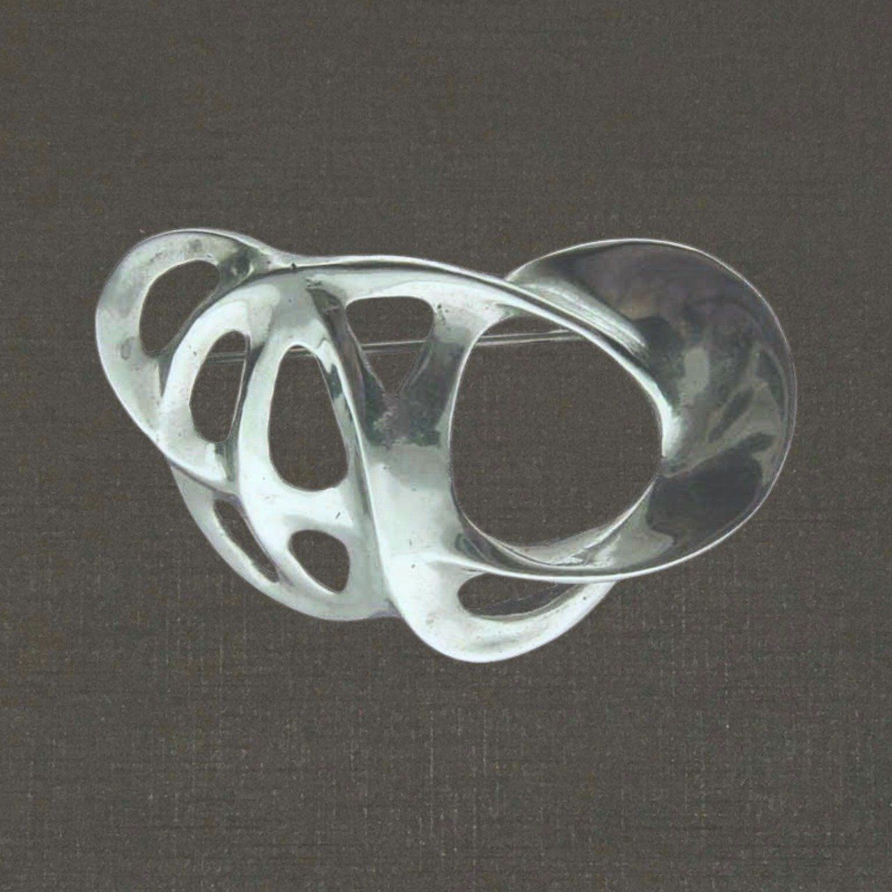 Broche argent massif 925/1000 réf. 06641 Le lien, bijoux Pierre Toulhoat.