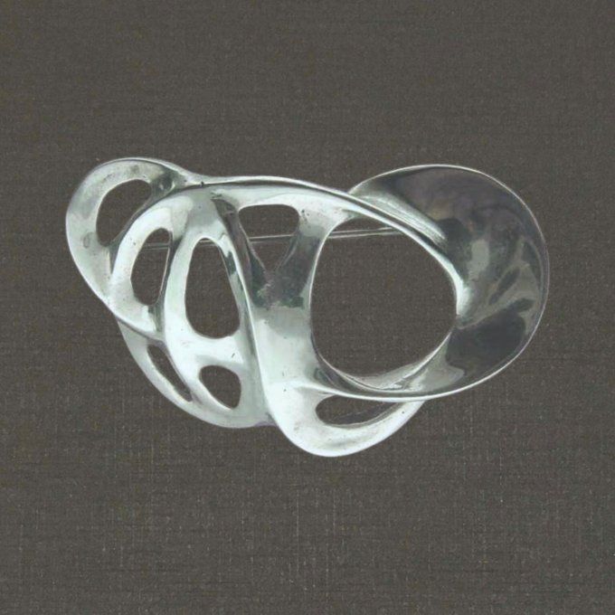 Broche argent massif 925/1000 réf. 06641 Le lien, bijoux Pierre Toulhoat.