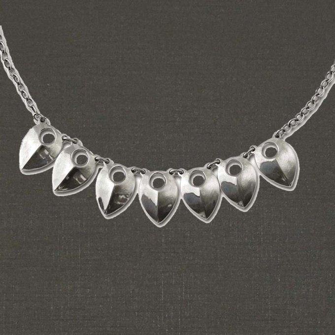 Collier argent massif 925/1000 réf. 09528, écailles (bijoux pierre Toulhoat).