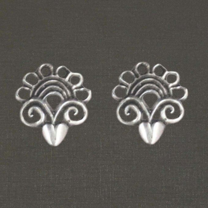 Boutons d'oreilles  argent massif 925/1000 réf. 10765 fleurons, bijoux Pierre Toulhoat.