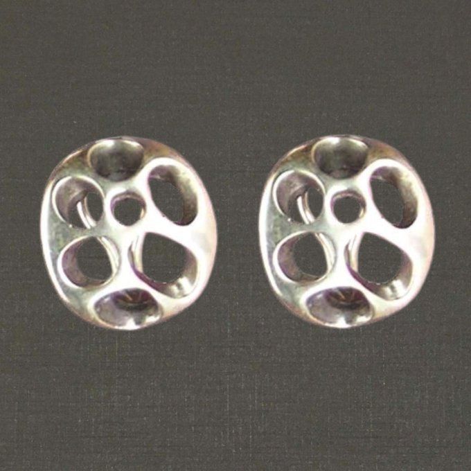 Clips boutons à trous pour oreilles argent massif 925/1000 réf. 12098, bijoux Pierre Toulhoat.