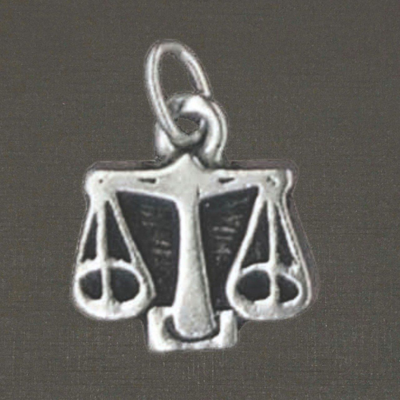 Pendentif argent massif 925/1000 réf. 18007 signe du zodiaque balance, bijoux Toulhoat.