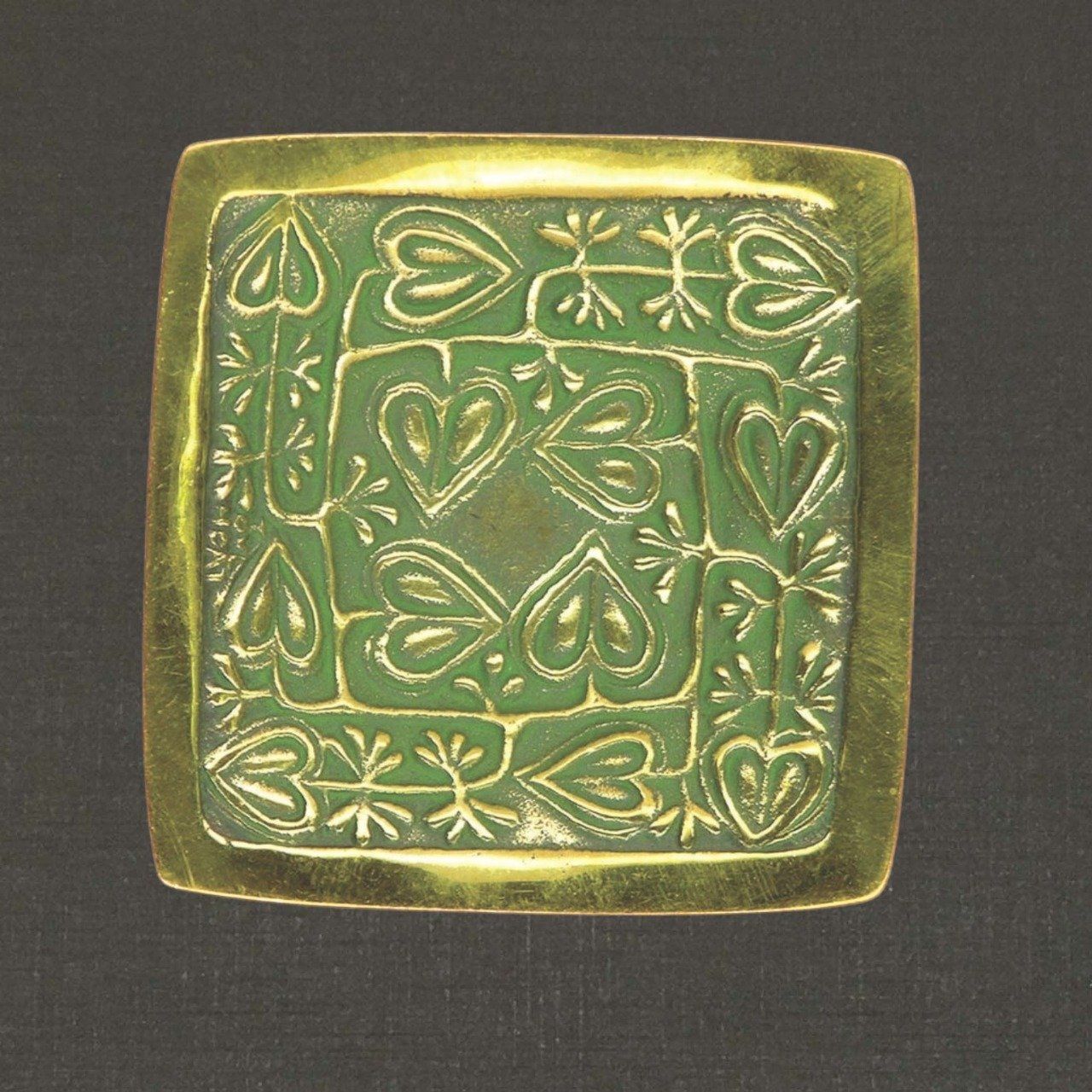 Coupelle carrée en bronze, réf. 72014, broderie, Pierre Toulhoat. 