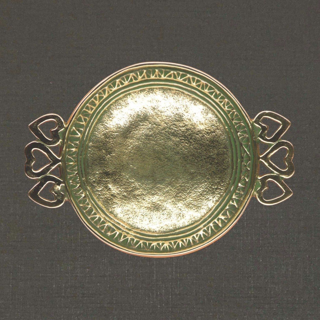 Coupelle aux cœurs en bronze réf 72108, Pierre Toulhoat.