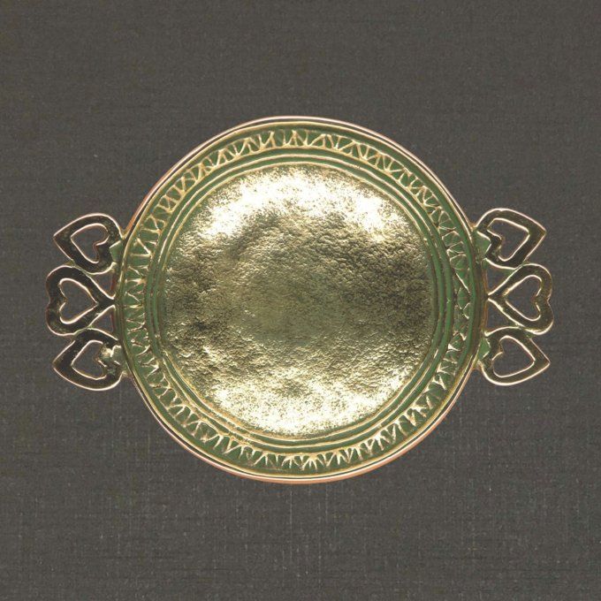 Coupelle aux cœurs en bronze réf 72108, Pierre Toulhoat.