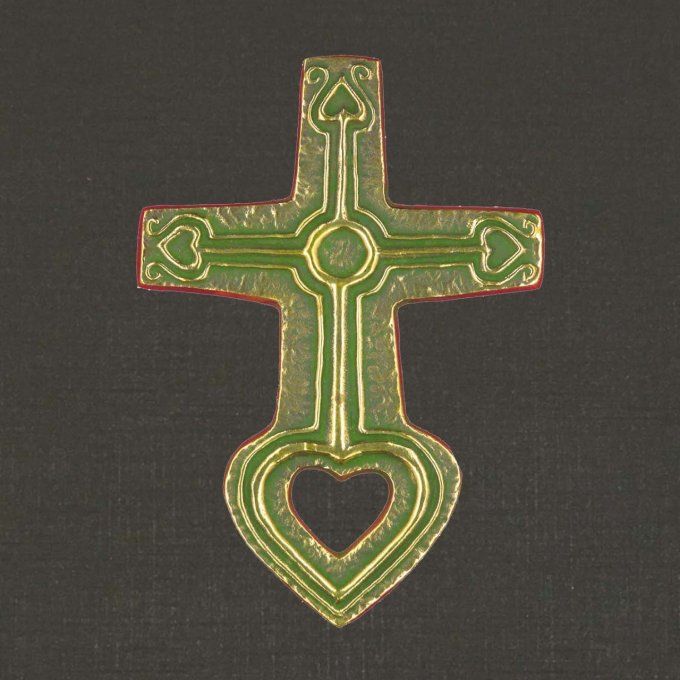 Croix murale ou croix de communion en bronze réf. 73006, croix au cœur.